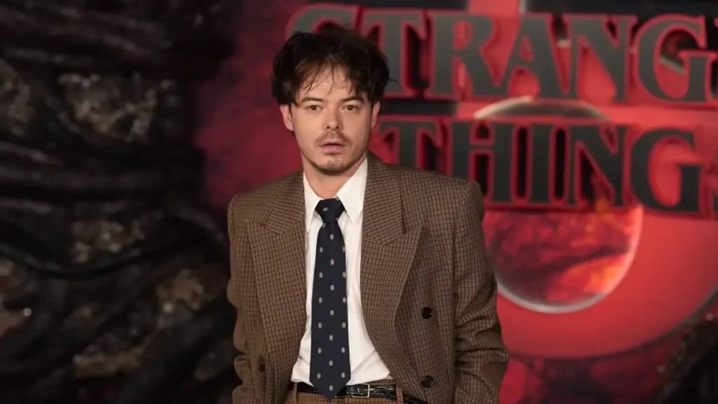 Charlie Heaton as Jonathan Byers